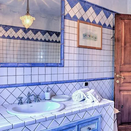 Amorosa House 9&1, Emma Villas *